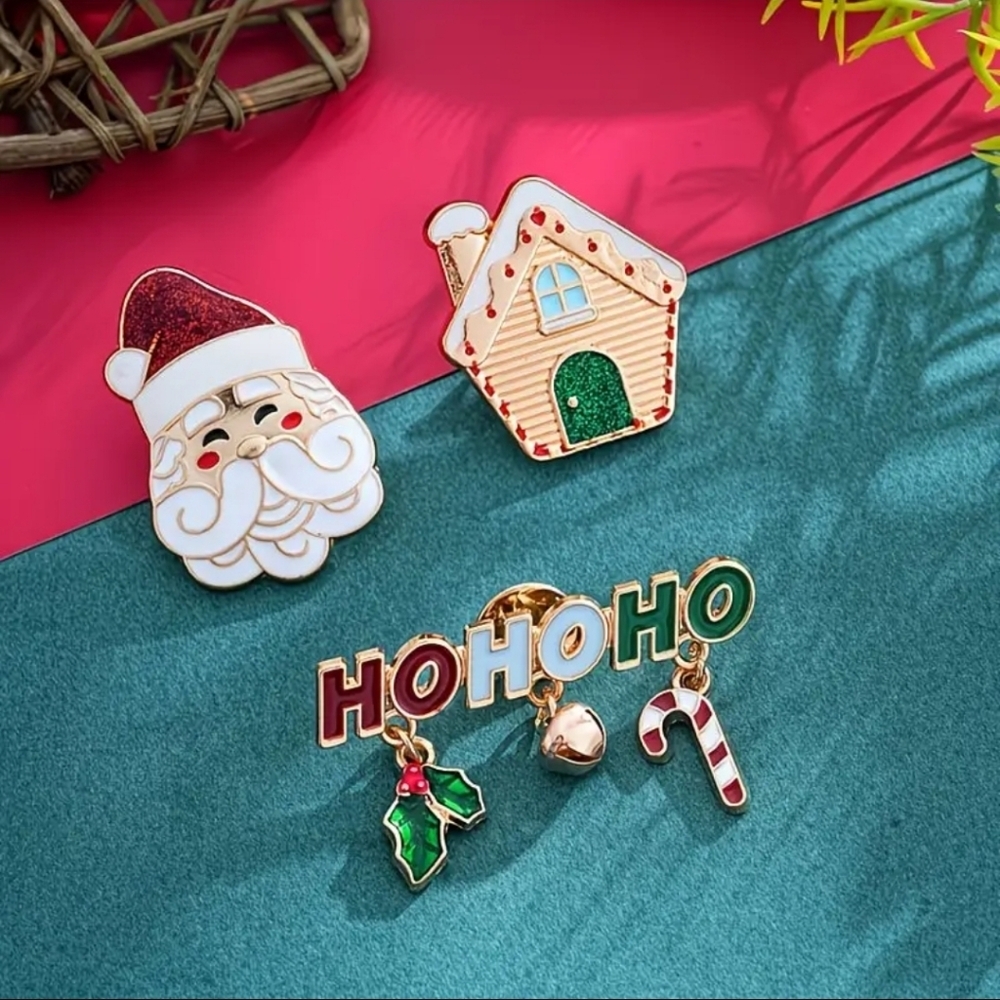 🆕️🎄 3 PIECE CHRISTMAS BROOCH PIN SET - SANTA, HO HO HO & GINGERBREAD HOUSE🎄